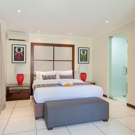 Asrina Villa'S Seminyak Buitenkant foto
