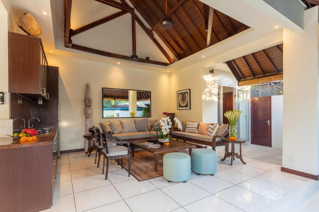 Asrina Villa'S Seminyak Buitenkant foto