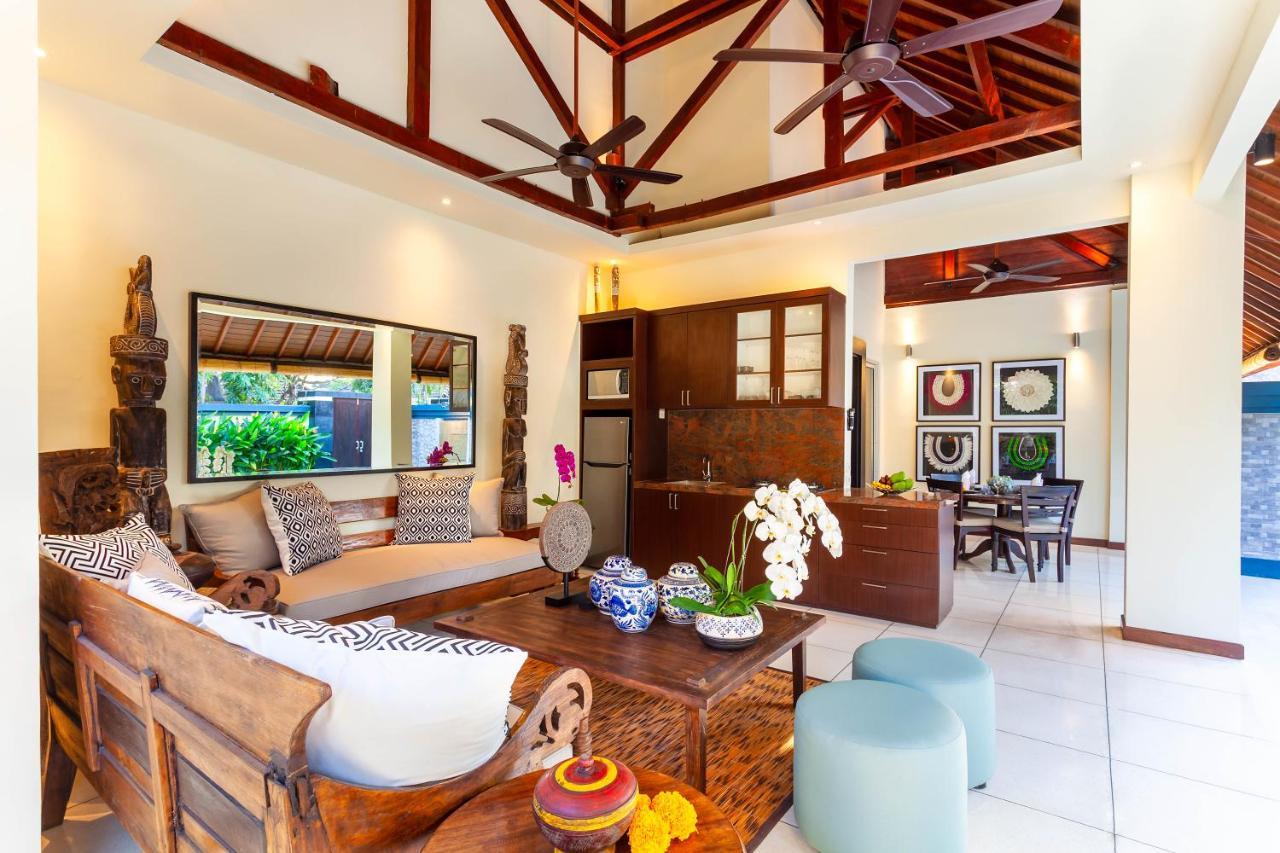 Asrina Villa'S Seminyak Buitenkant foto