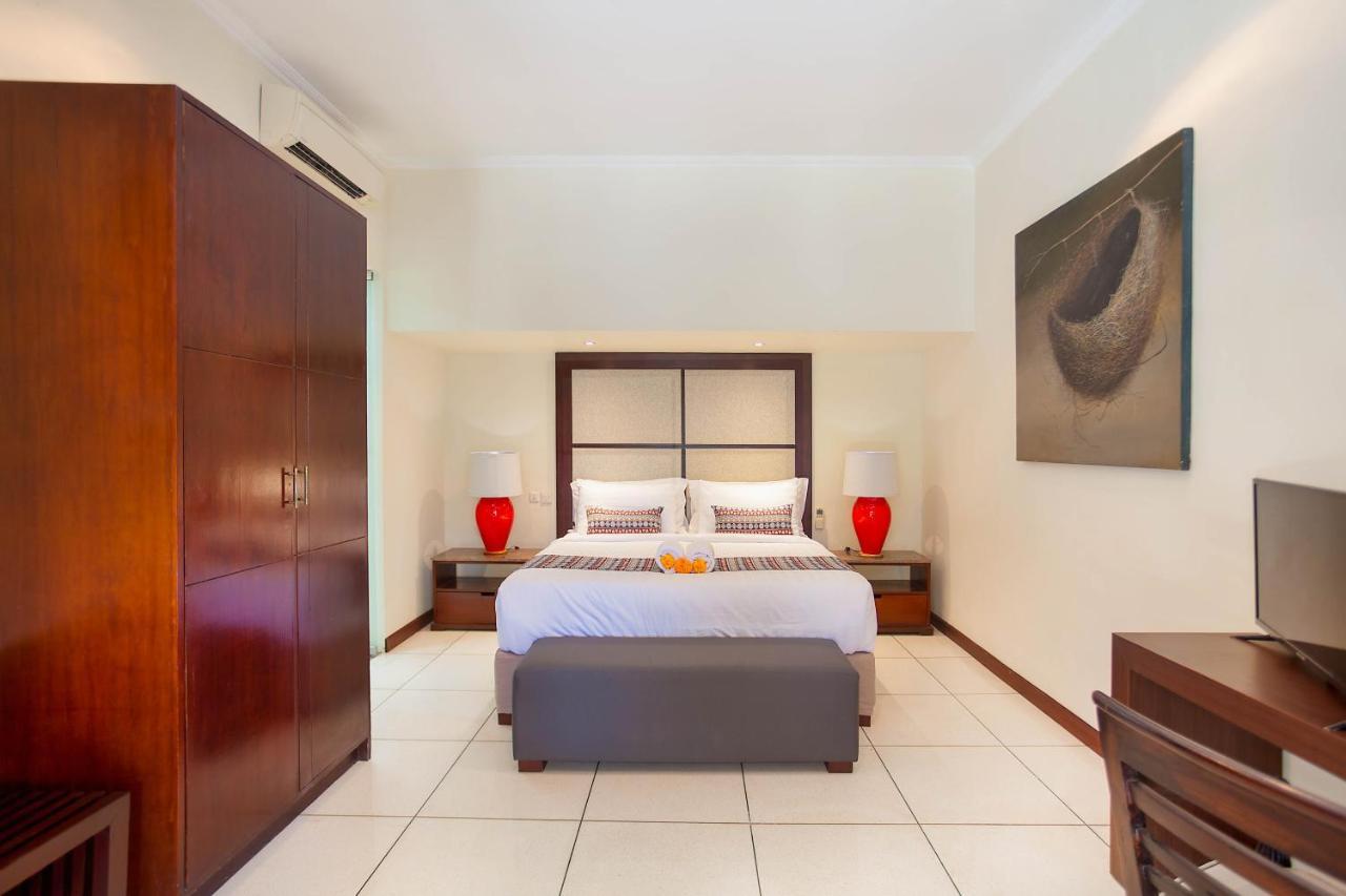 Asrina Villa'S Seminyak Buitenkant foto