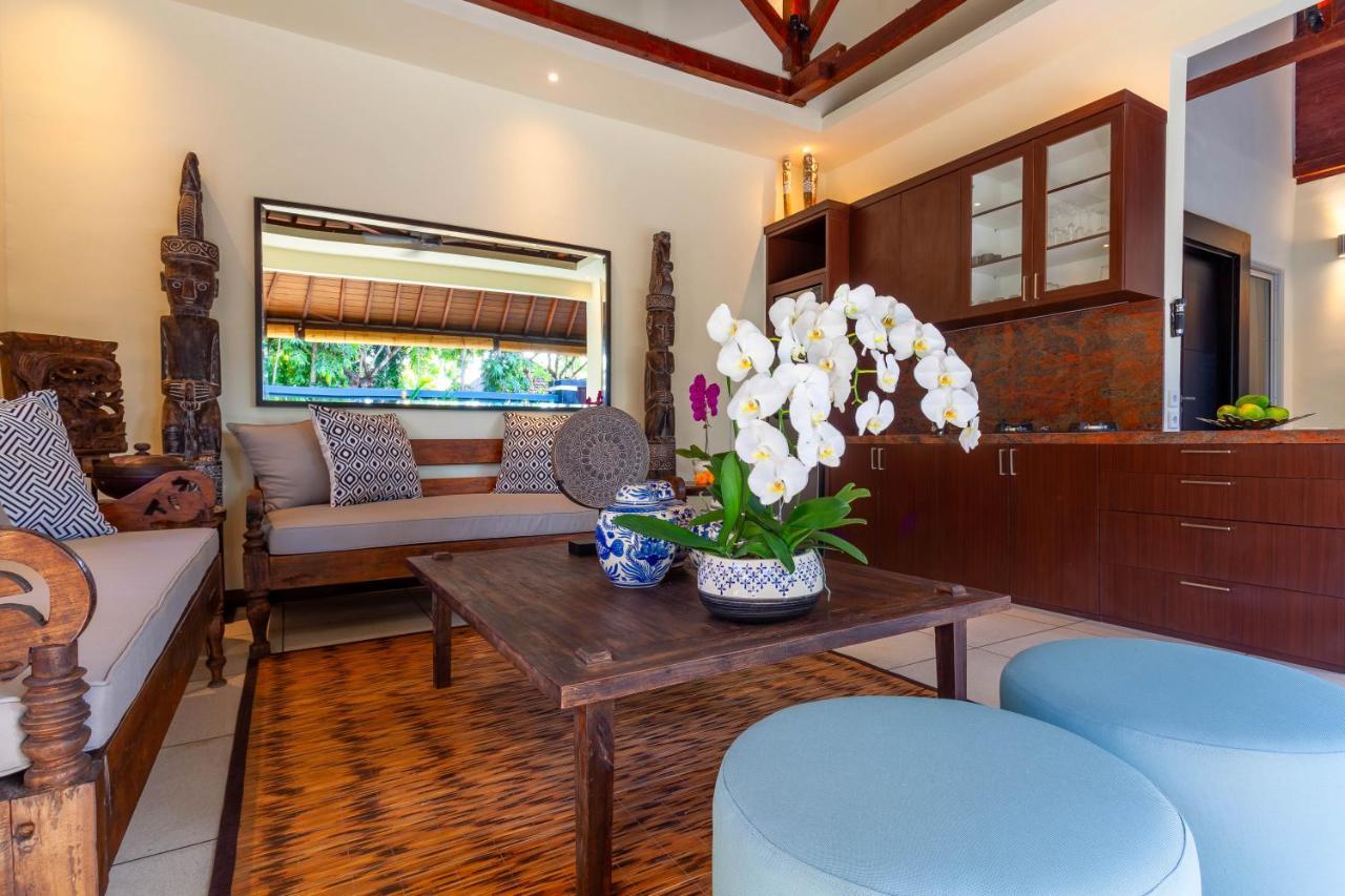 Asrina Villa'S Seminyak Buitenkant foto