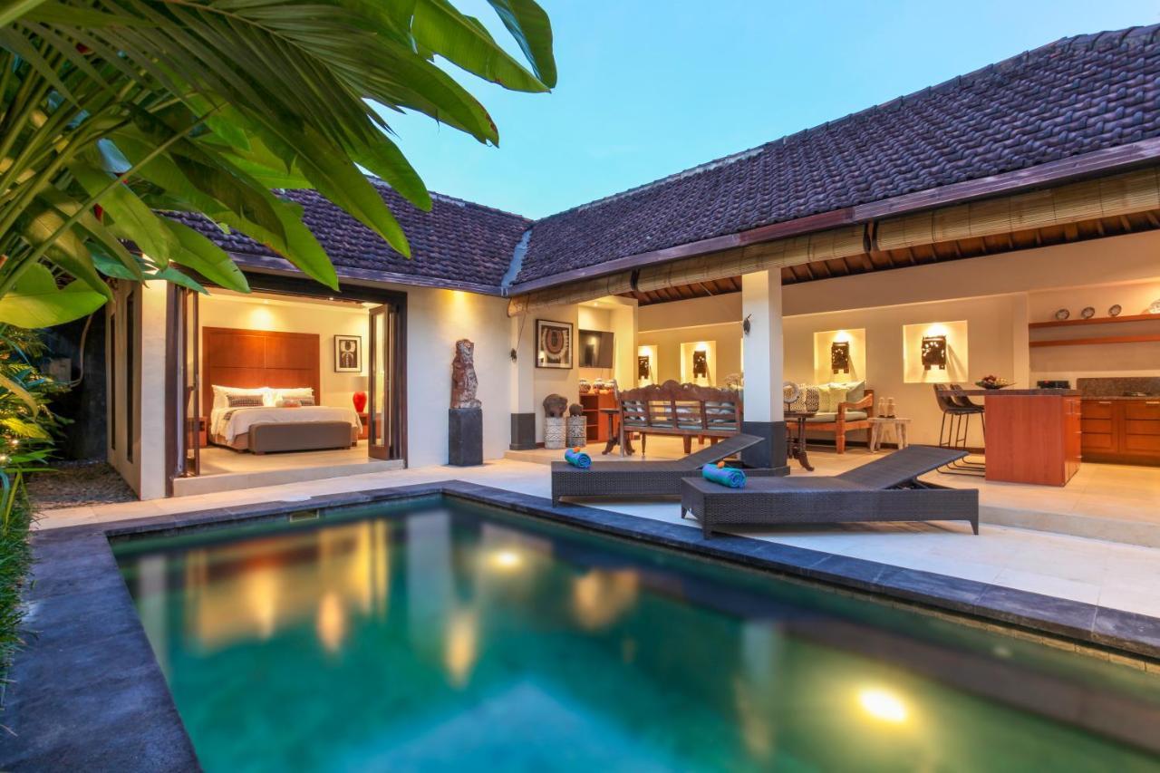 Asrina Villa'S Seminyak Buitenkant foto