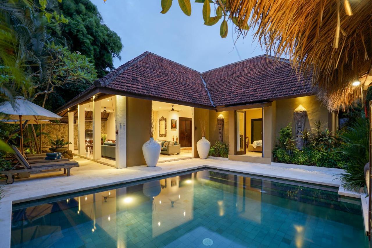 Asrina Villa'S Seminyak Buitenkant foto