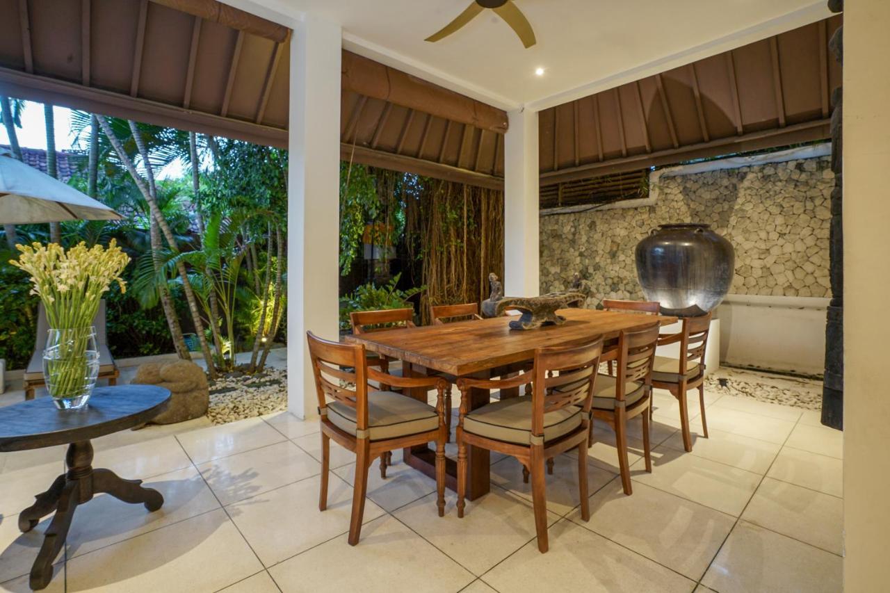 Asrina Villa'S Seminyak Buitenkant foto