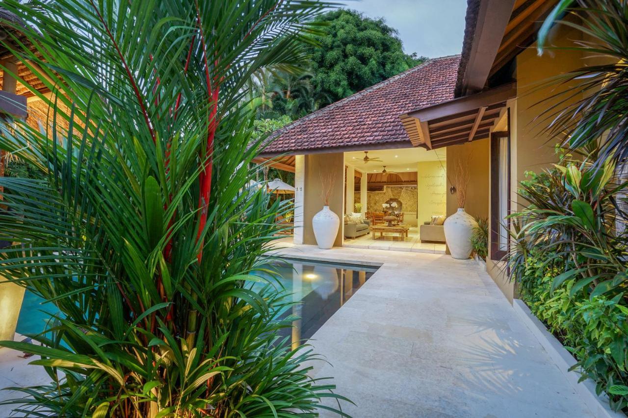 Asrina Villa'S Seminyak Buitenkant foto